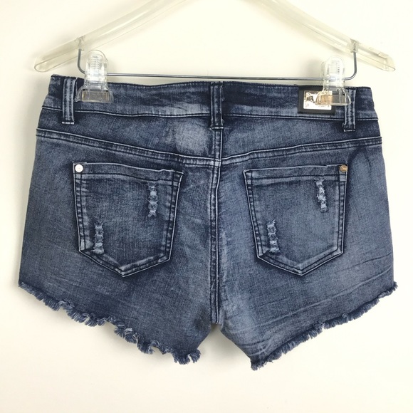 VO JEANS | Mossimo | Floral Accent Jean Shorts (2) - Picture 7 of 17